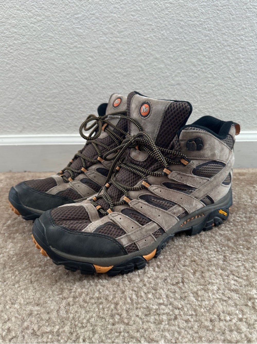 Merrell Moab 2 Mid Hiking Boots Mens Size 11 Brown Suede J06045 Vibram Outsole